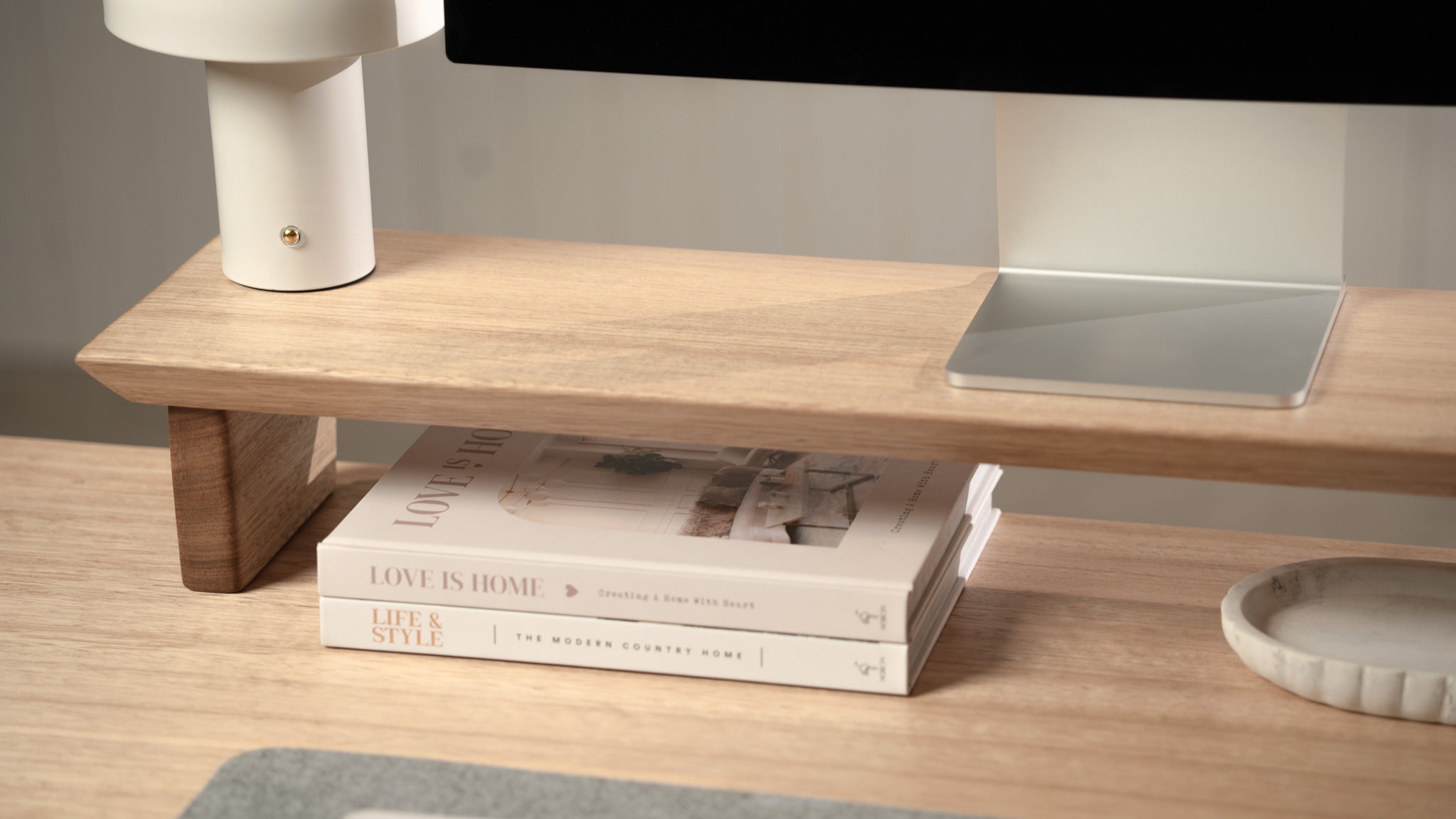 Upwood Pro Standing Desk - Tasmanian Oak Hardwood White