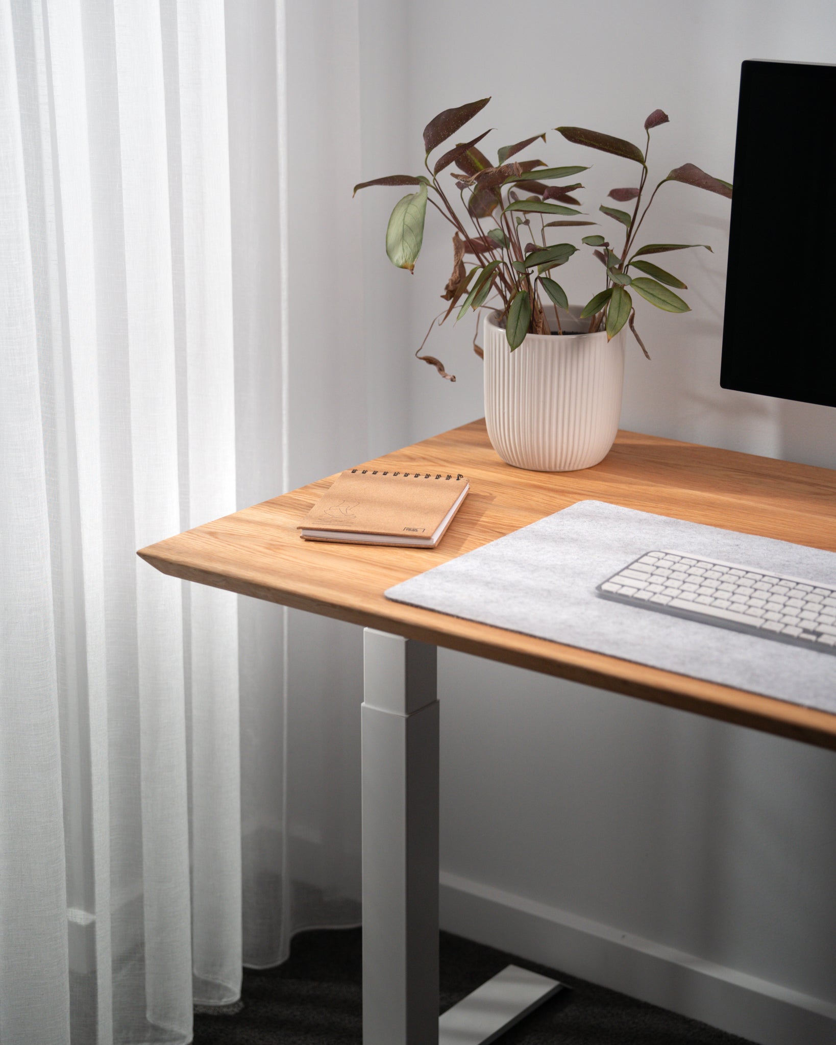 Upwood Pro Standing Desk - White Oak Hardwood